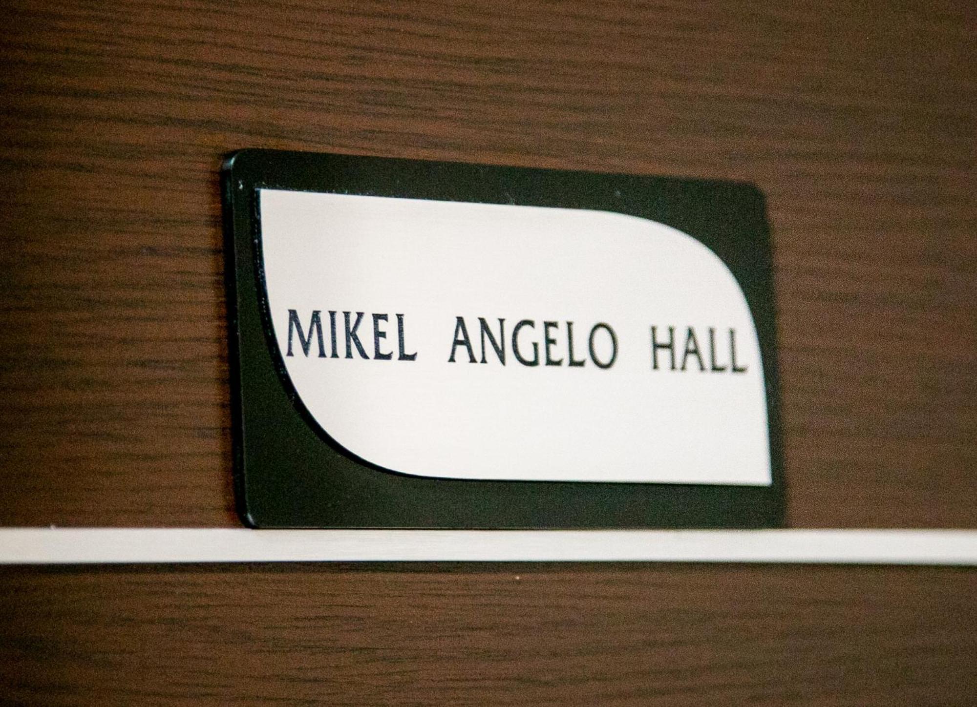 Mikel Angelo Hall Serres Exterior photo
